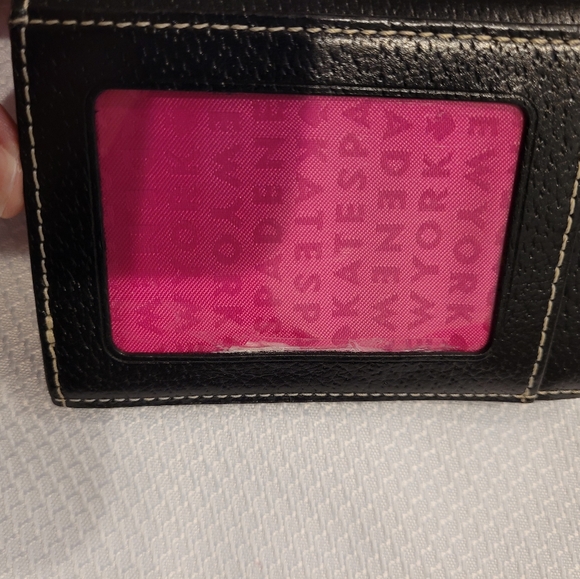 Kate Spade Keychain Wallet with ID and Coin pocket - Picture 4 of 6